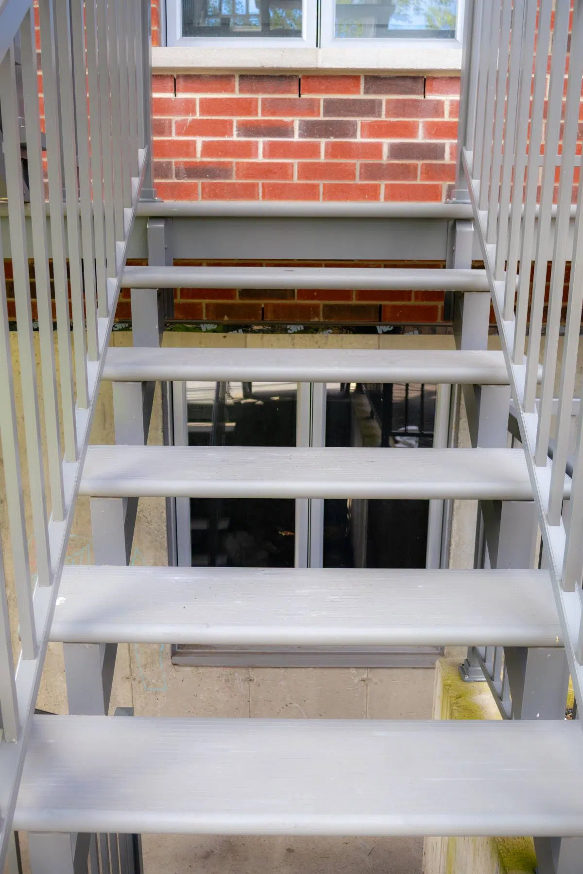 Escalier aluminium et fibre de verre Longueuil Boucherville St-Hubert Brossard Sainte-Julie Beloeil