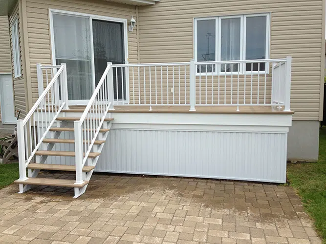 Réalisation d'escalier Balcon Techno Fibres